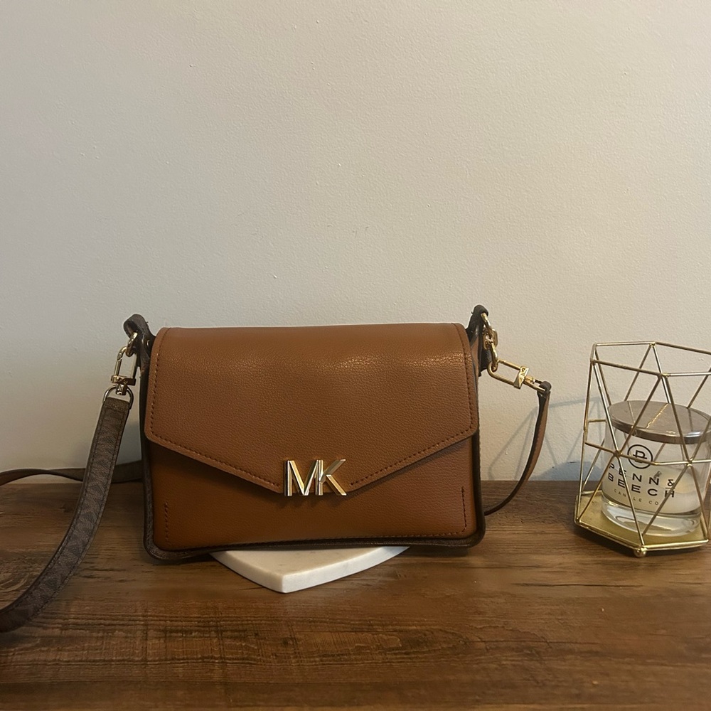 Michael Kors Sylvia Luggage Medium Leather Convertible Shoulder Crossbody